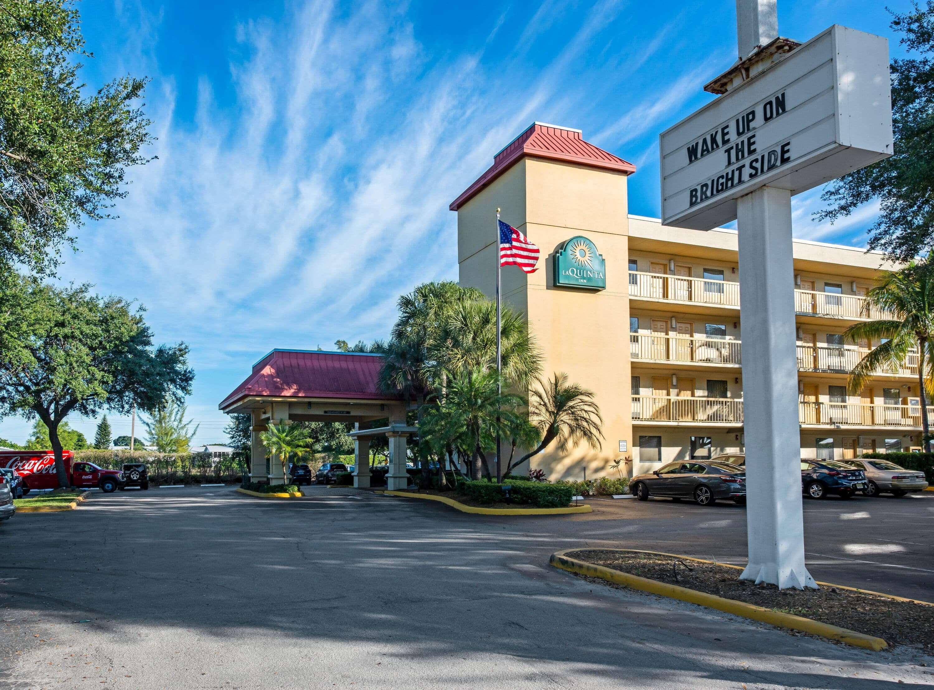 La Quinta Inn By Wyndham West Palm Beach - Florida Turnpike Century Village  Exterior foto
